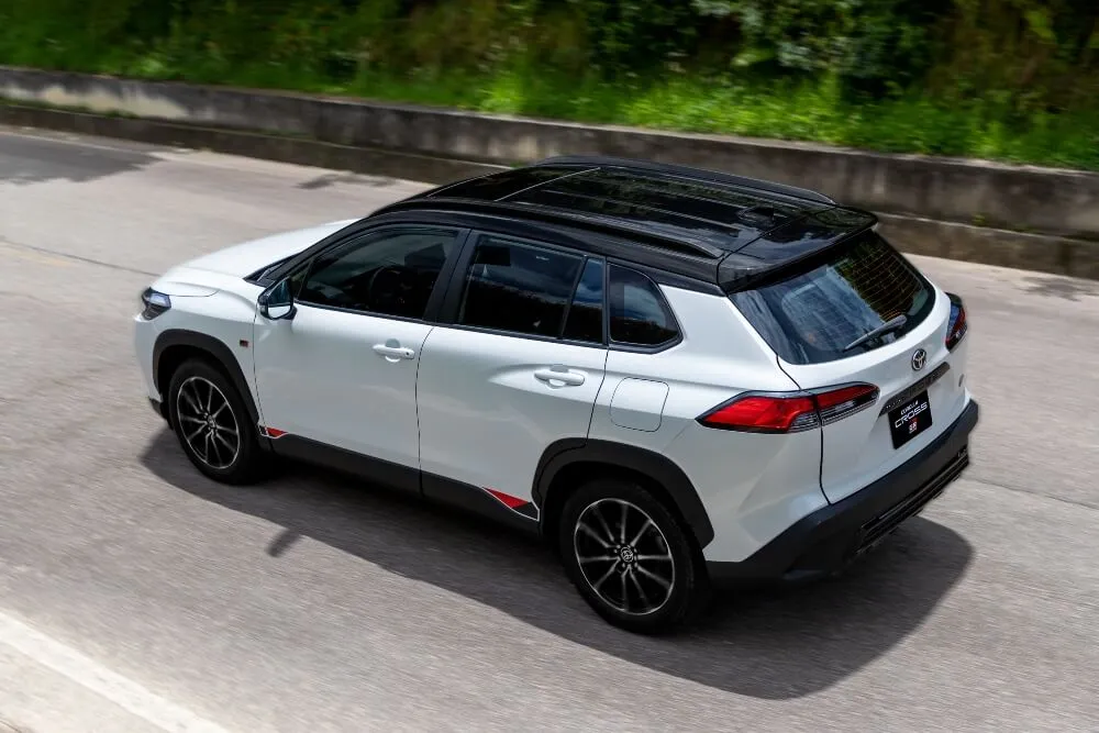 COROLLA CROSS 10